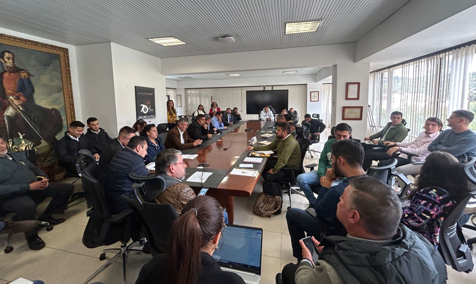 Estudiantes solicitan que se les pueda brindar el 30 % de descuento en la tarifa del transporte intermunicipal. Se hará estudio para determinar la viabilidad. Foto | @GobBoyaca