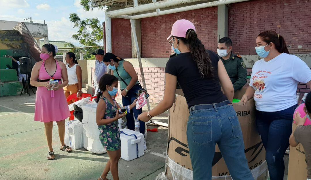 Entrega de regalos en Bolívar