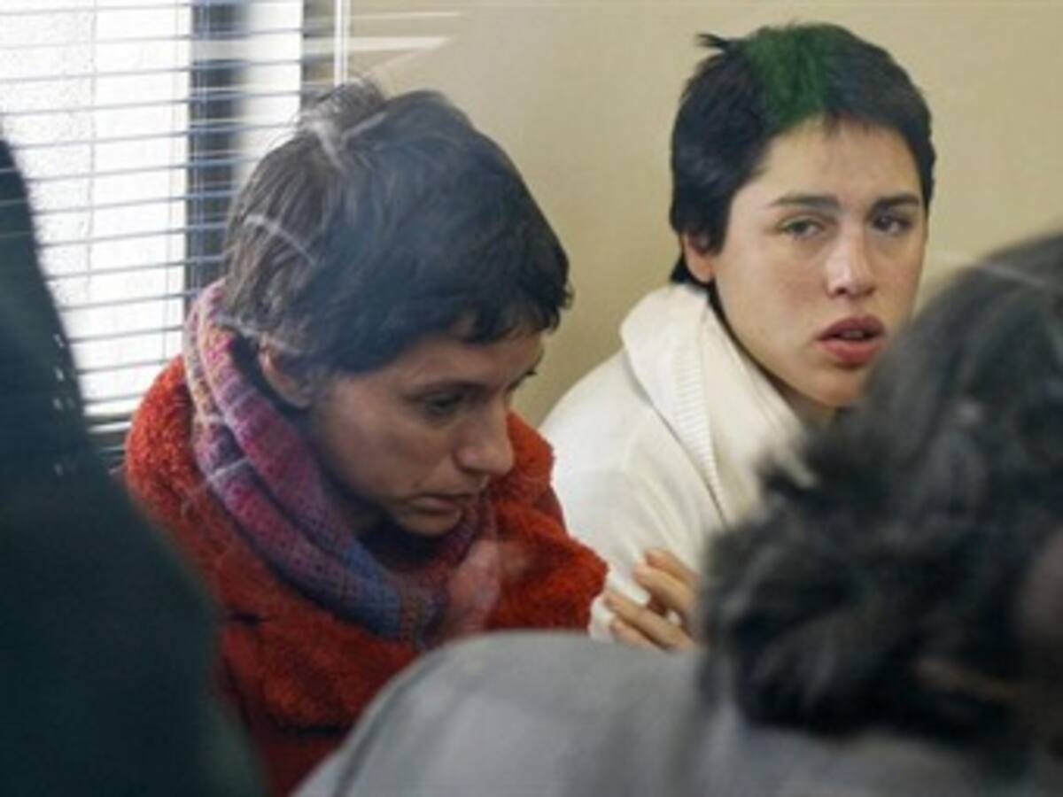 Policía peruana busca a líder de secta chilena que quemó vivo a un bebé