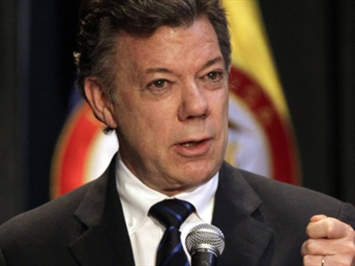 Santos crea Comisión Asesora para la Paz para proceso con las Farc