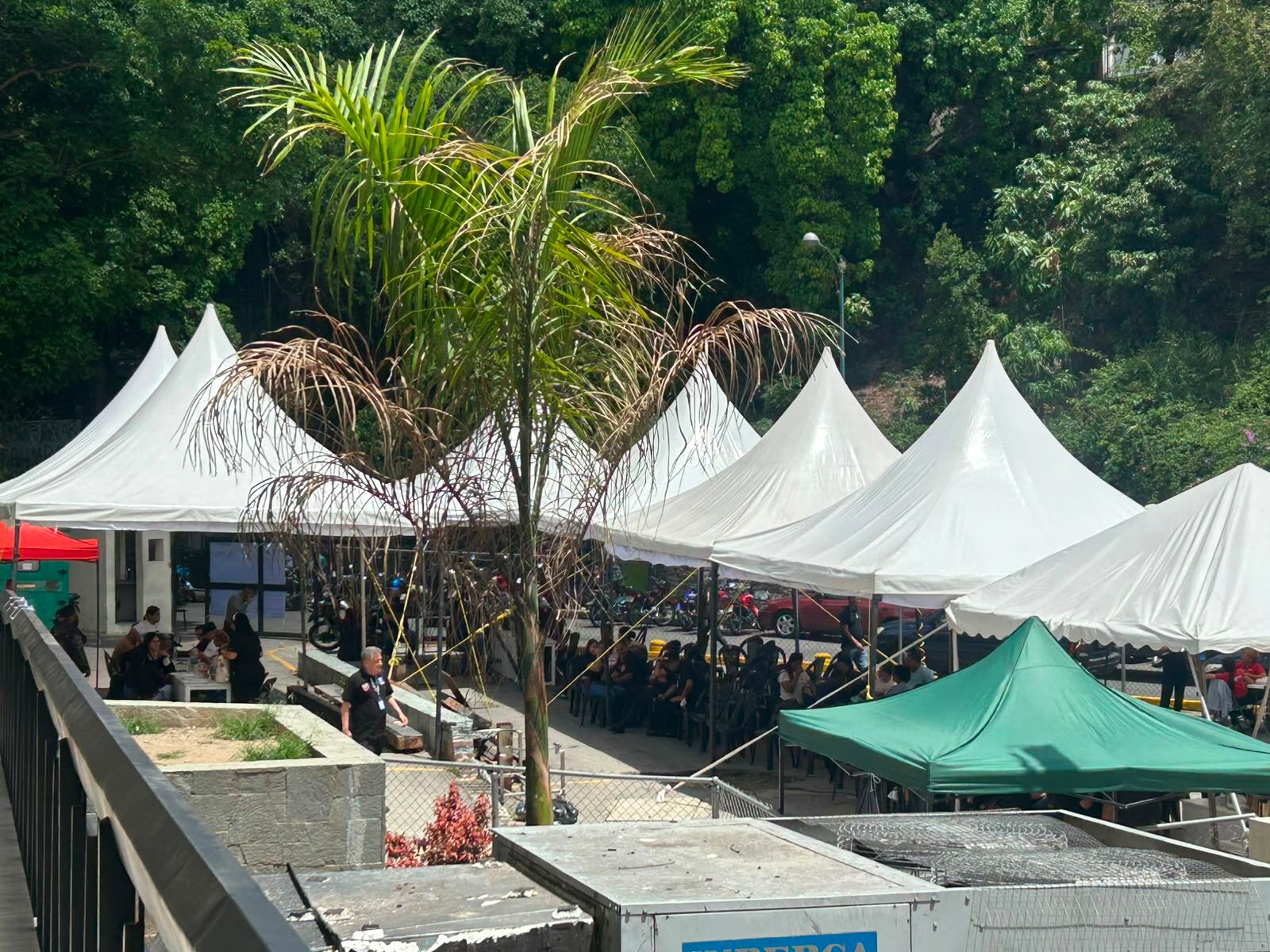 Morgue de Bello Monte en Caracas, Venezuela, sin insumos para manipular cuerpos 
