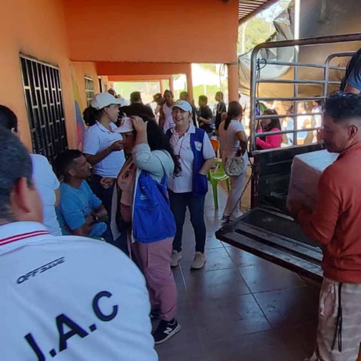Unidad para las Víctimas impulsa misión humanitaria y dotación educativa en el Magdalena Medio