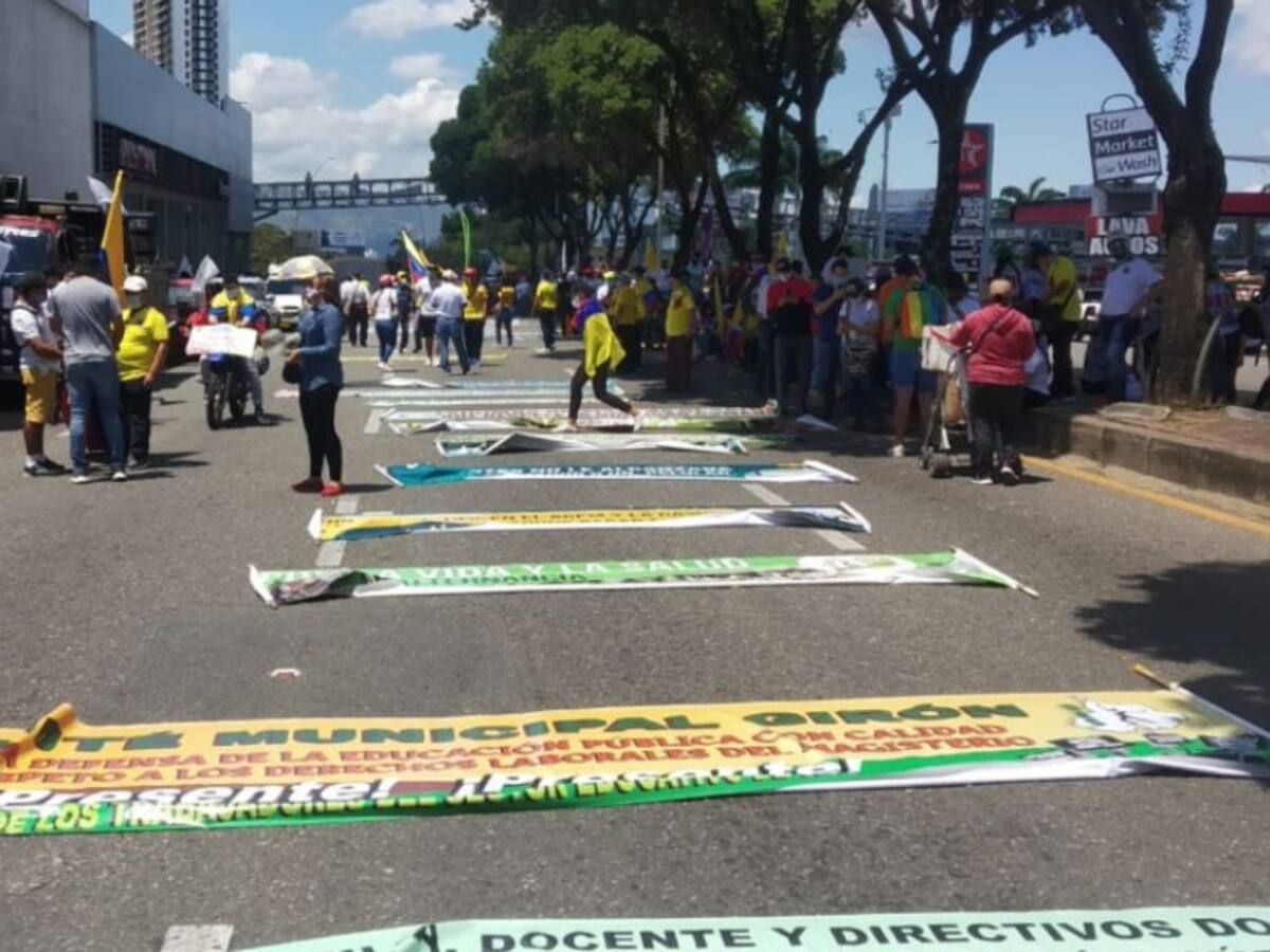 Docente que participaba en marcha fue arrollado por un vehículo