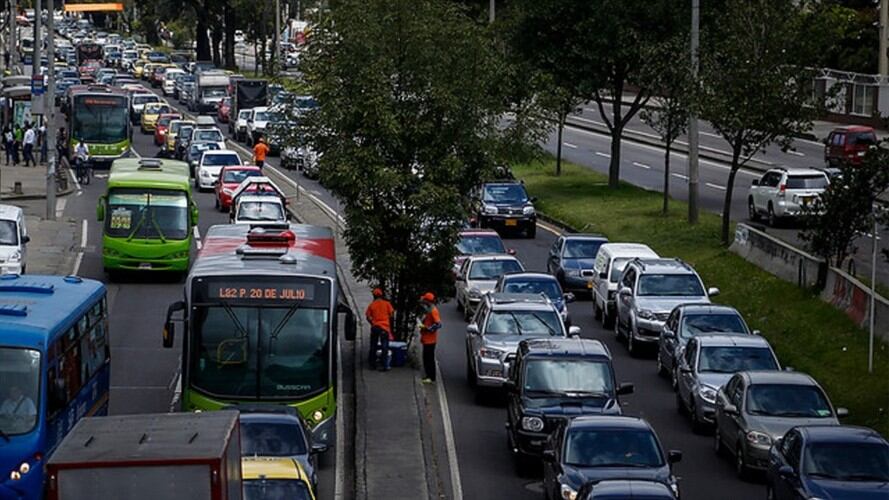 Vehículos en Bogotá. Foto: Colprensa