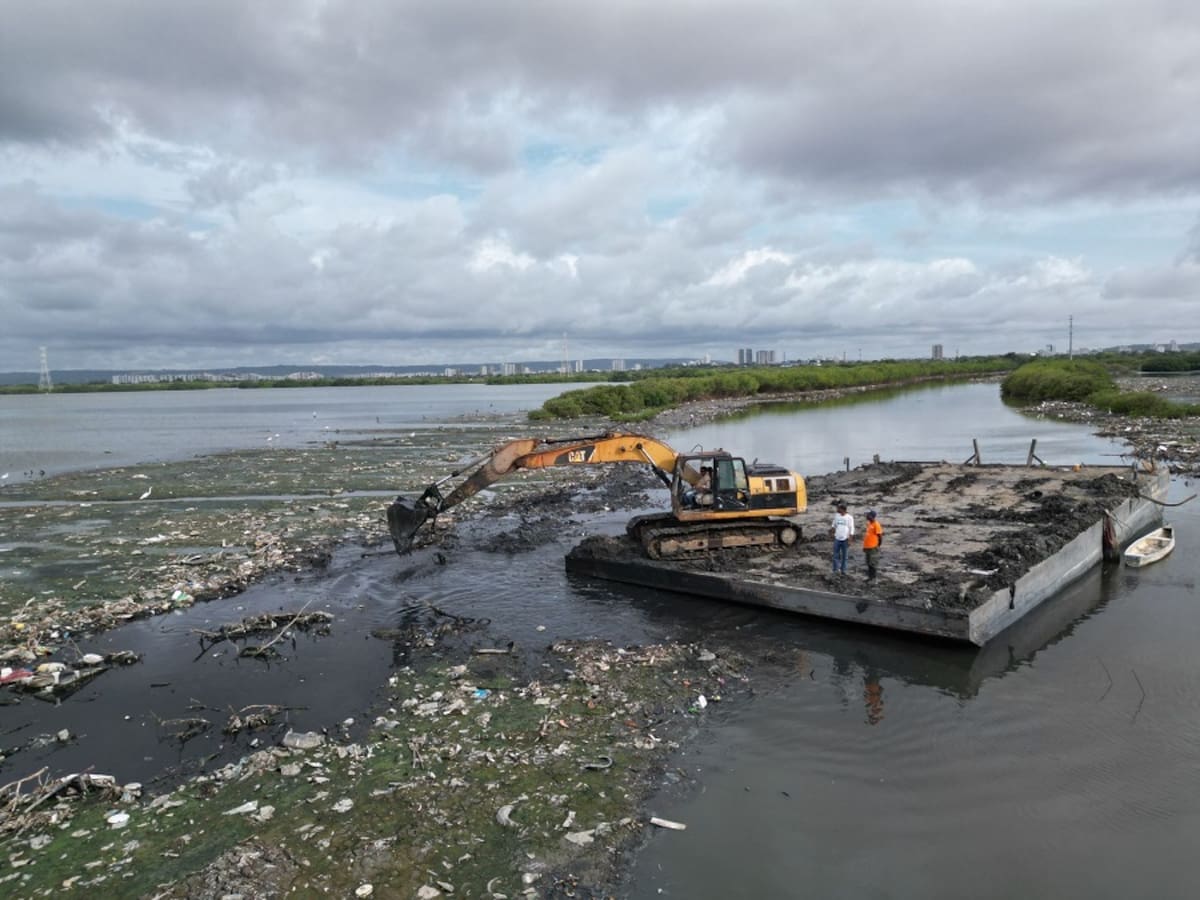 Más de 6.800 metros cúbicos de material han sido retirados en el Canal Ricaurte