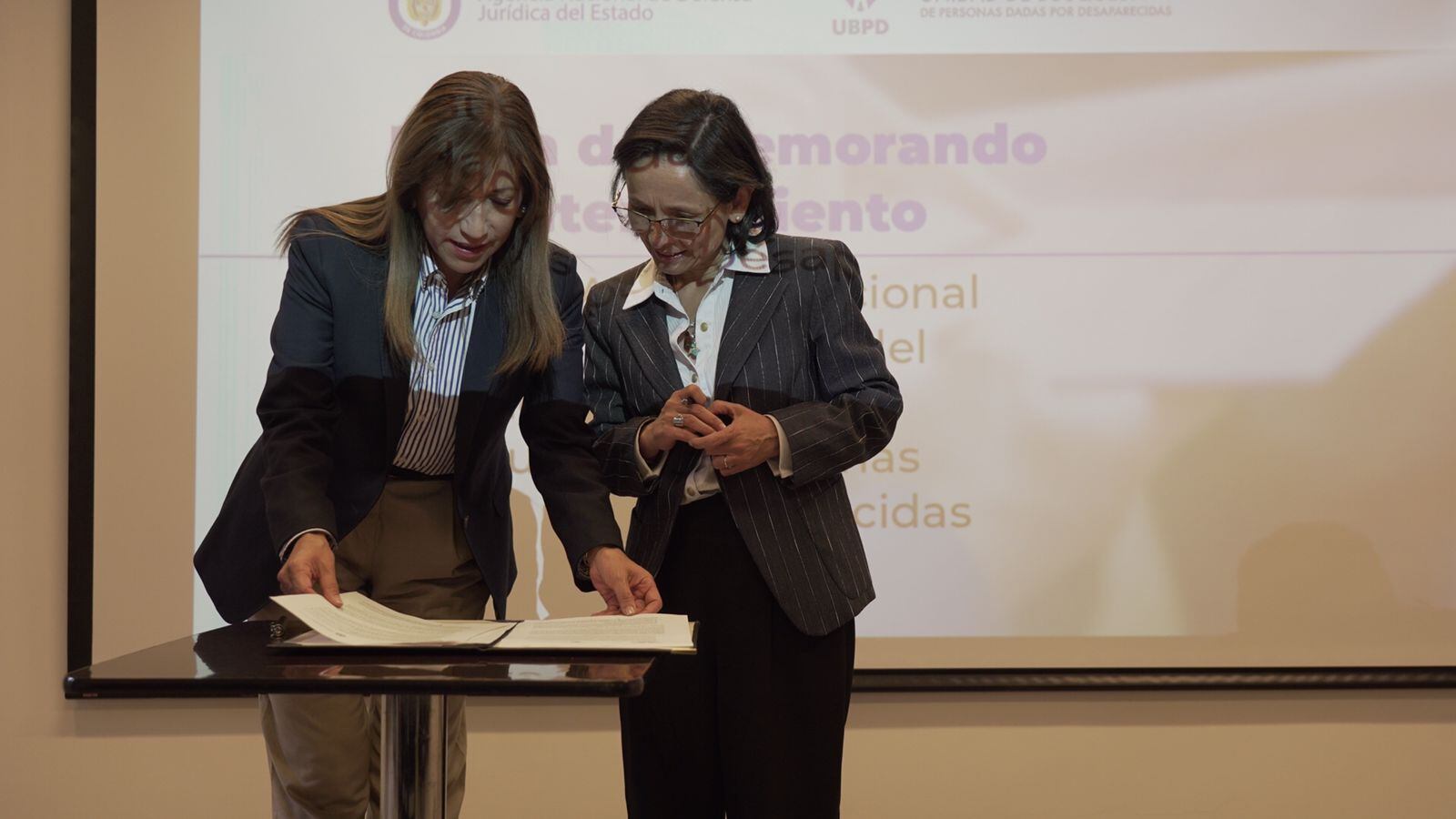 Firma de acuerdo entre la Agencia Nacional de Defensa Jurídica del Estado y la Unidad de búsqueda. Cortesía