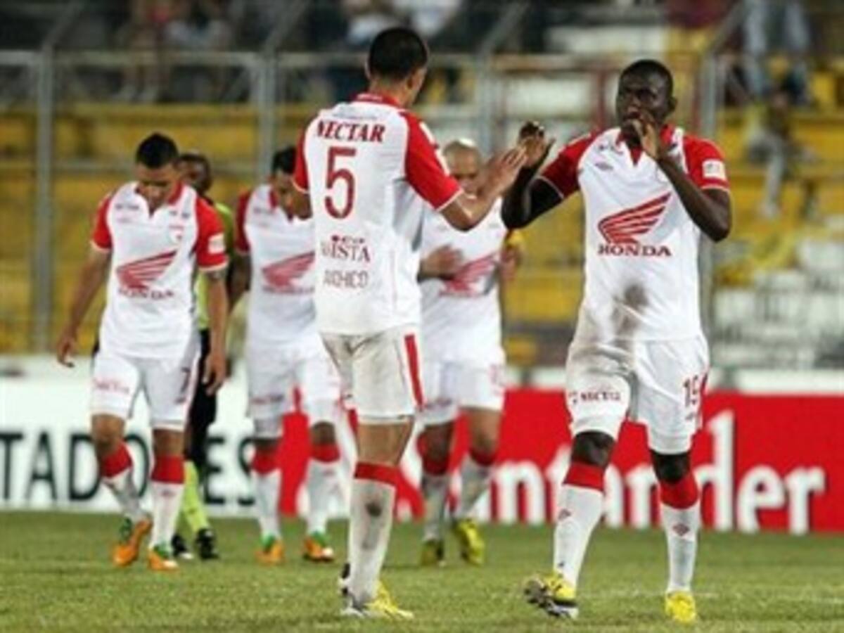 Santa Fe busca la victoria en su visita a Olimpia en Copa Libertadores
