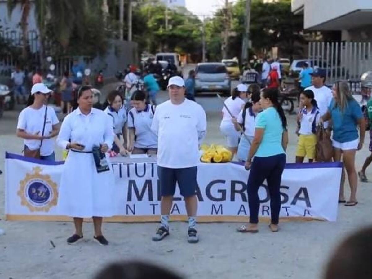 Jornadas de aseo para mejora de las playas de Santa Marta