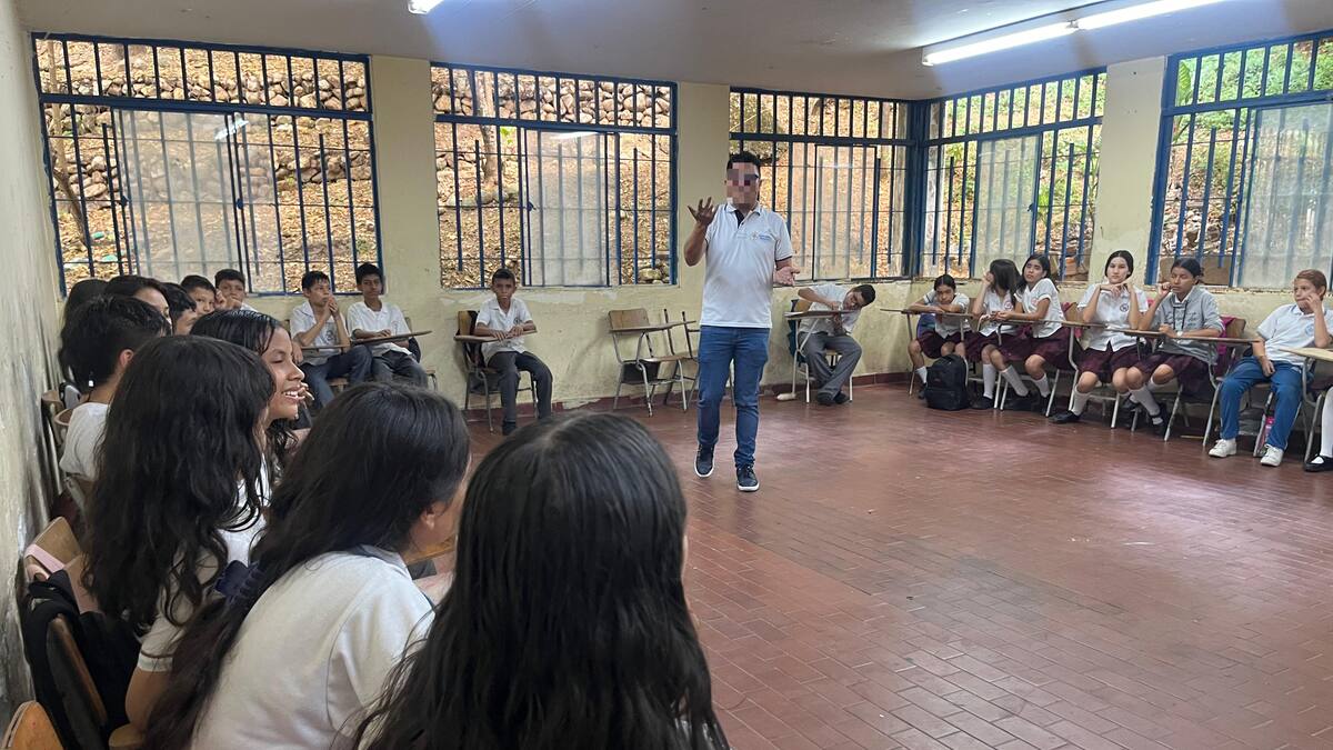 En Neiva, se nombraron docentes en provisionalidad por el sistema Maestro