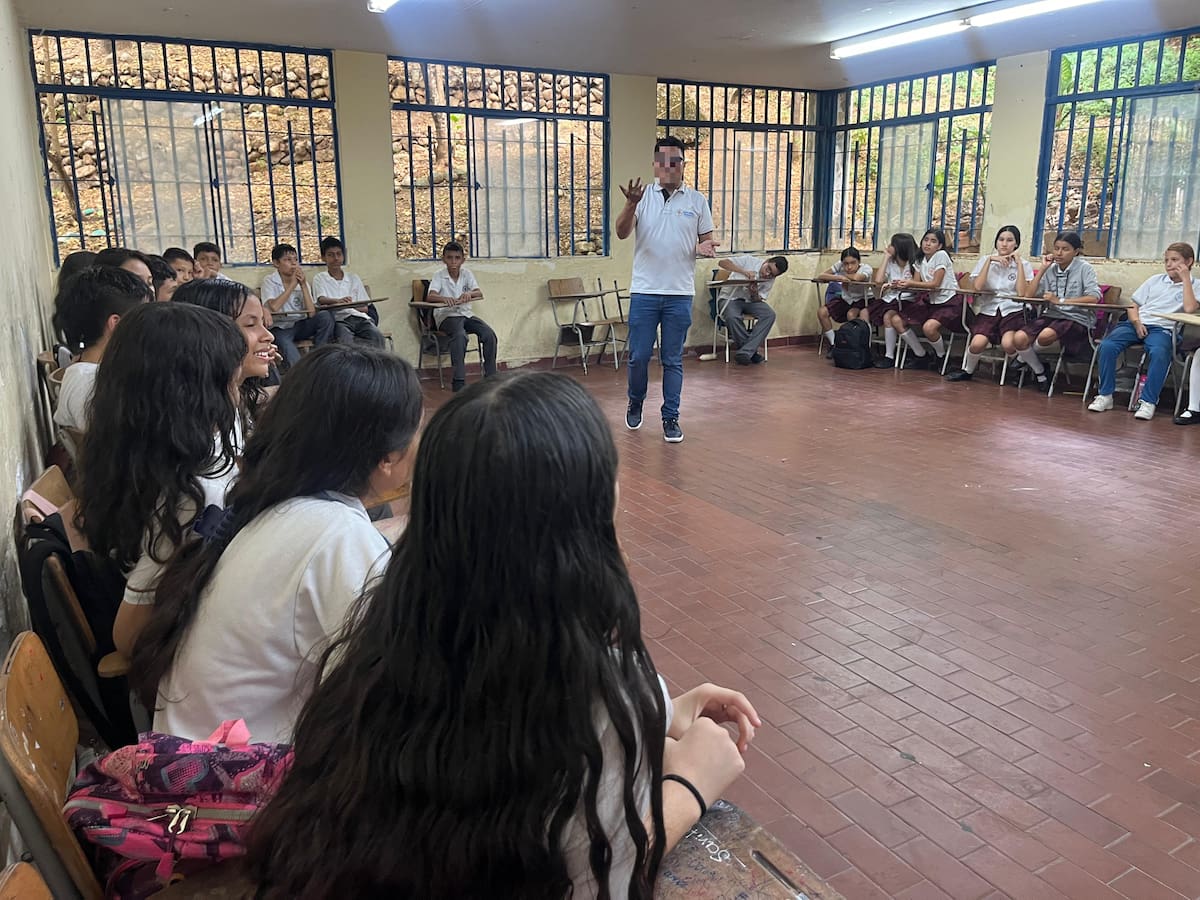 En Neiva, se nombraron docentes en provisionalidad por el sistema Maestro