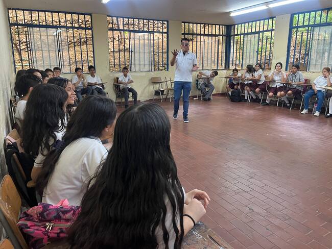 Docentes provisionales en Neiva. Foto Alcaldía Neiva