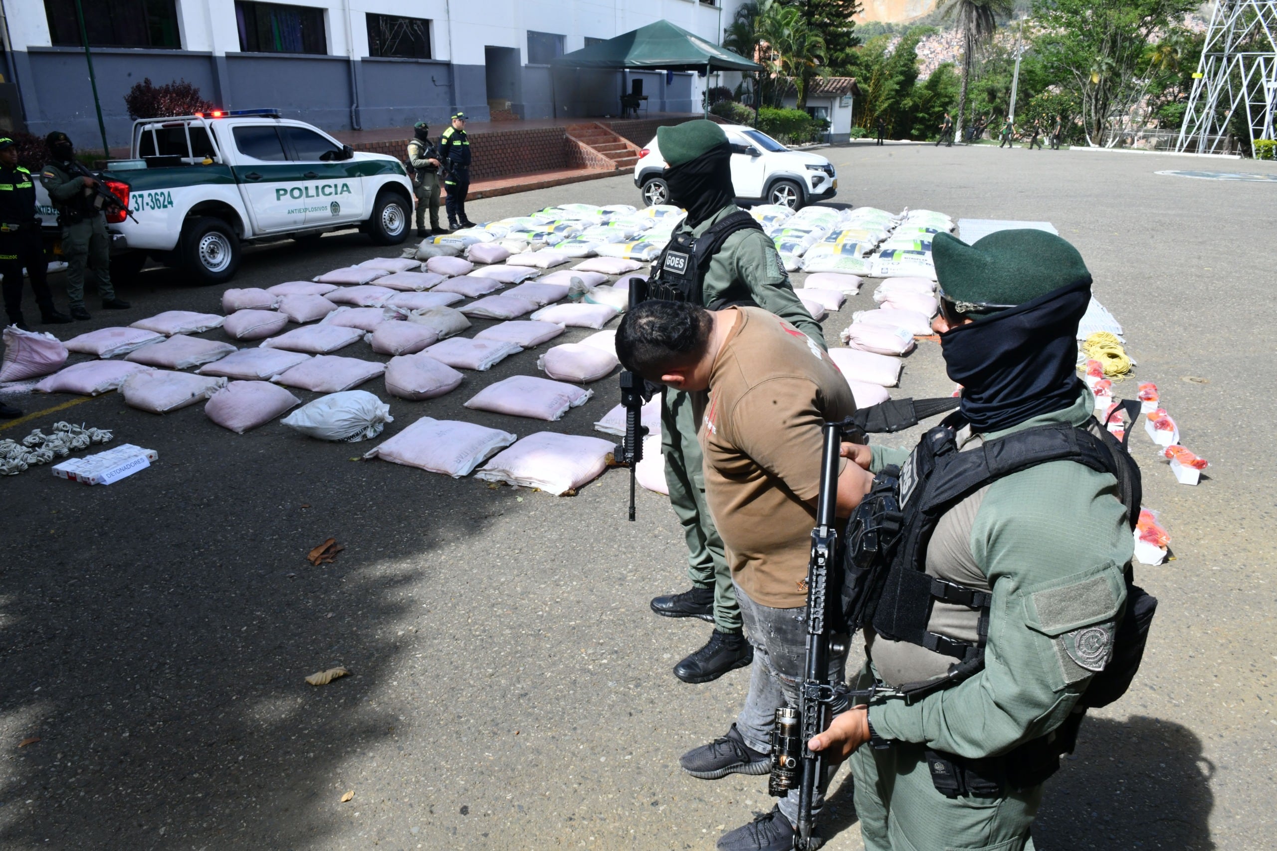 Exploisvos incautados en Medellín- foto Policía Nacional