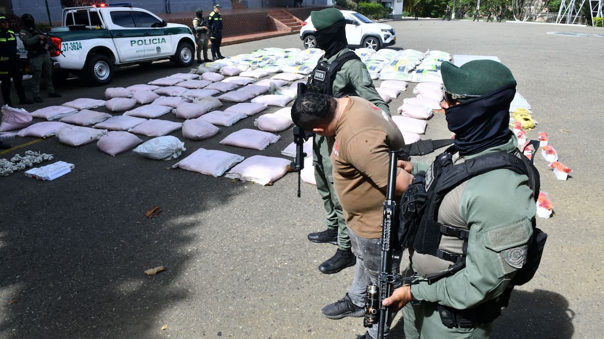 En Medellín incautaron gigantesco cargamento de material explosivo