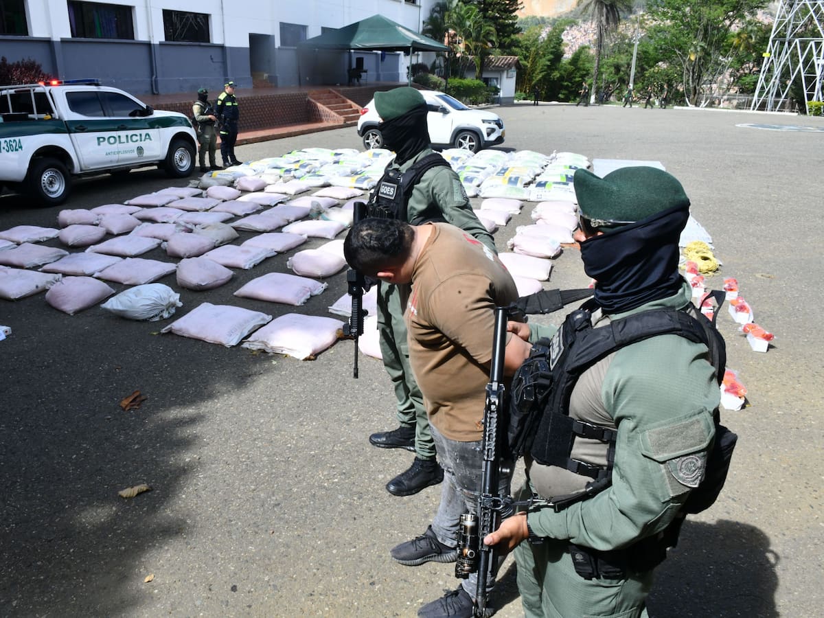 En Medellín incautaron gigantesco cargamento de material explosivo