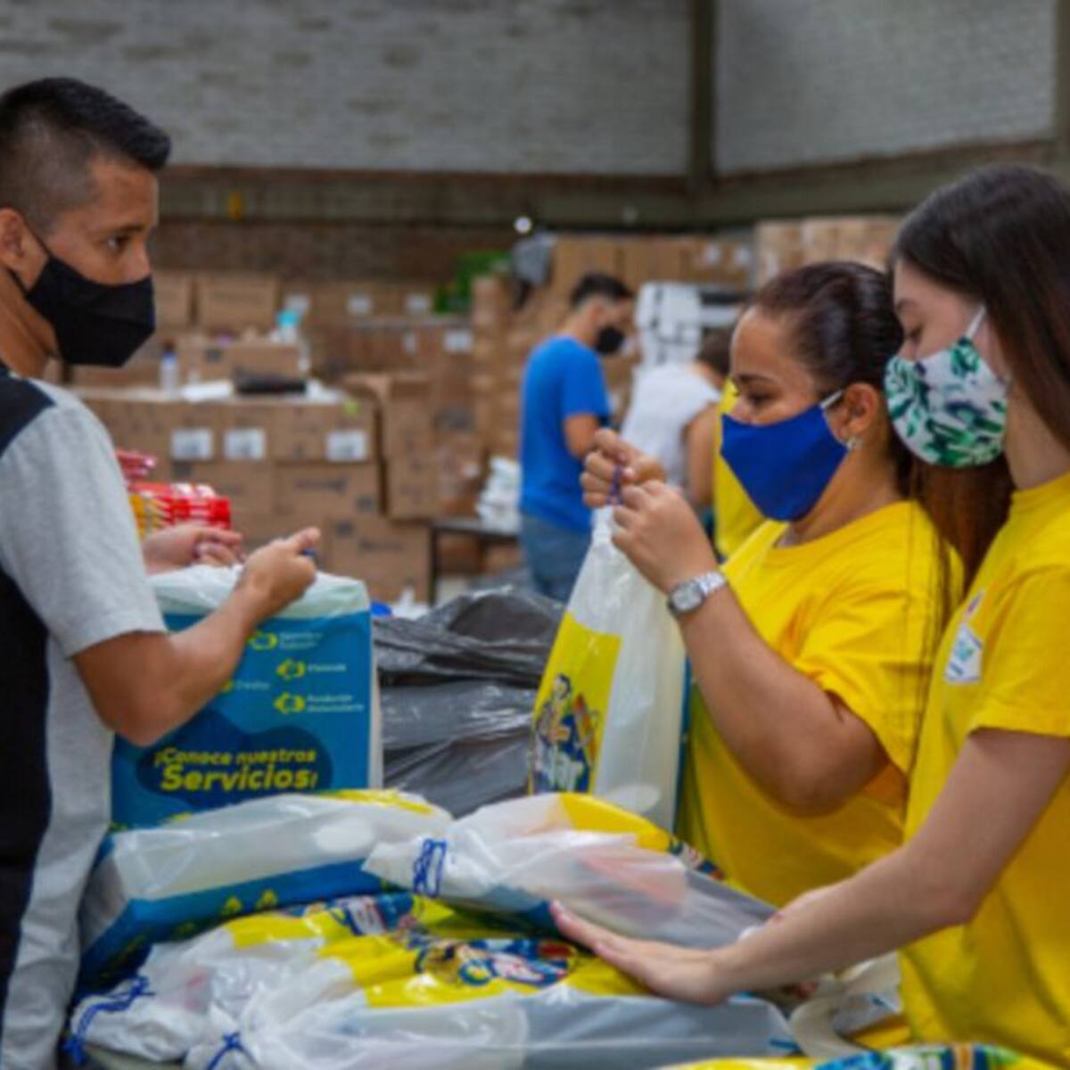 Empezó la entrega de los kits escolares de Comfamiliar Risaralda