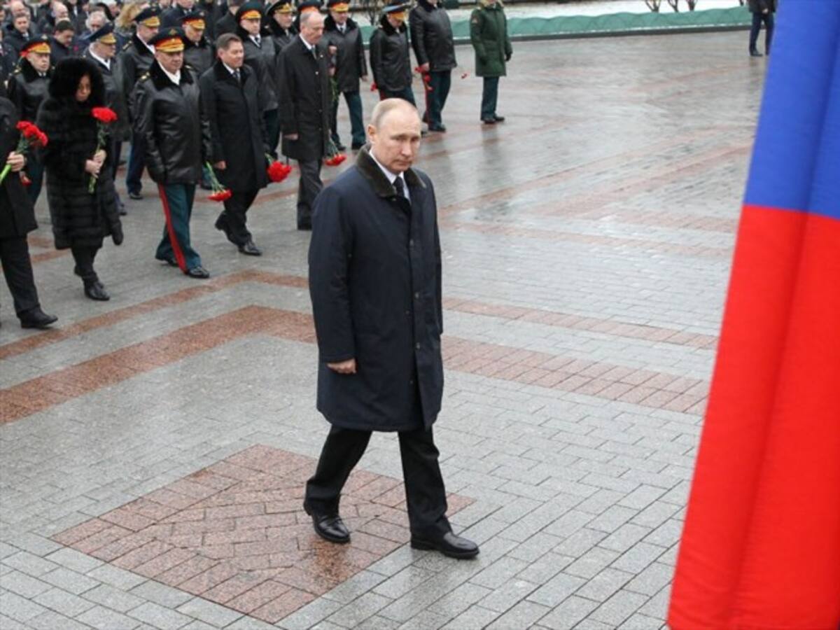 Estar divididos en Estados Unidos es positivo para Putin: exjefe de la CIA en Moscú