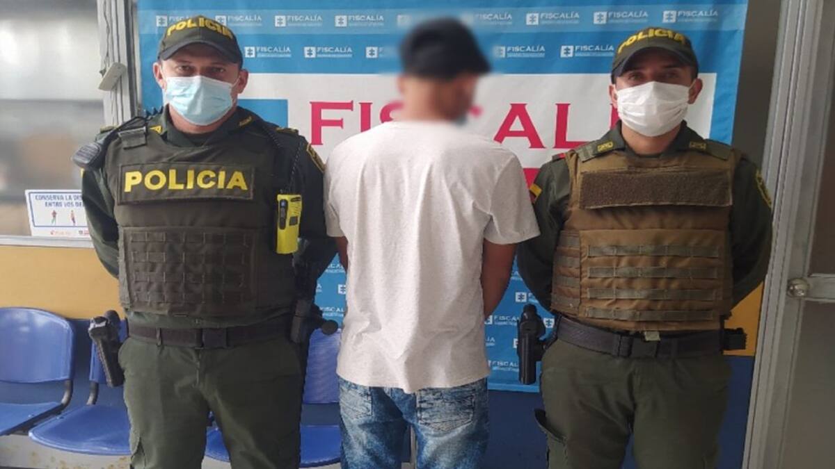 Capturan a un hombre que transportaba base de coca en una bolsa plástica
