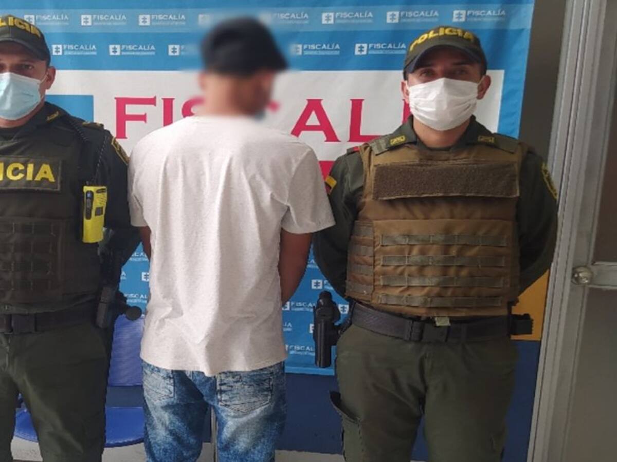 Capturan a un hombre que transportaba base de coca en una bolsa plástica