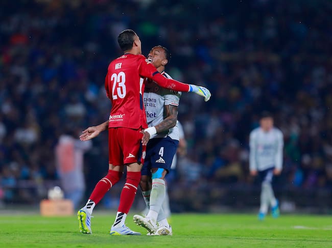 MEXICO CITY, MEXICO - MAY 24: Goalkeeper Kevin Mier, and Willer Ditta (R) of Cruz Azul celebrate after the first goal of their team during the final second leg match between Pumas UNAM and Cruz Azul as part of the Torneo Clausura 2026 Liga MX at Olimpico Universitario Stadium on May 24, 2026 in Mexico City, Mexico. (Photo by Mauricio Salas/Jam Media/Getty Images)