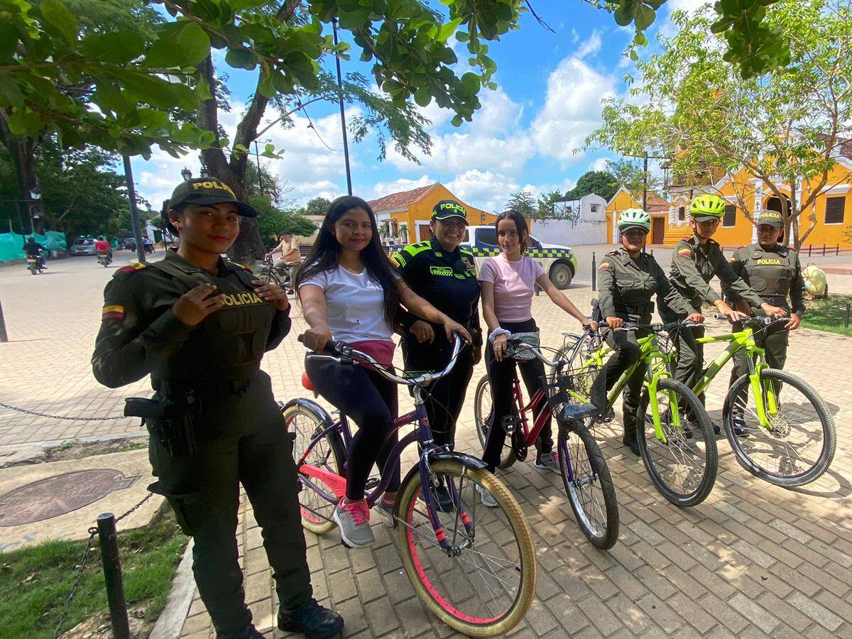Policía Bolívar celebra el Día Mundial de la Bicicleta en Mompox