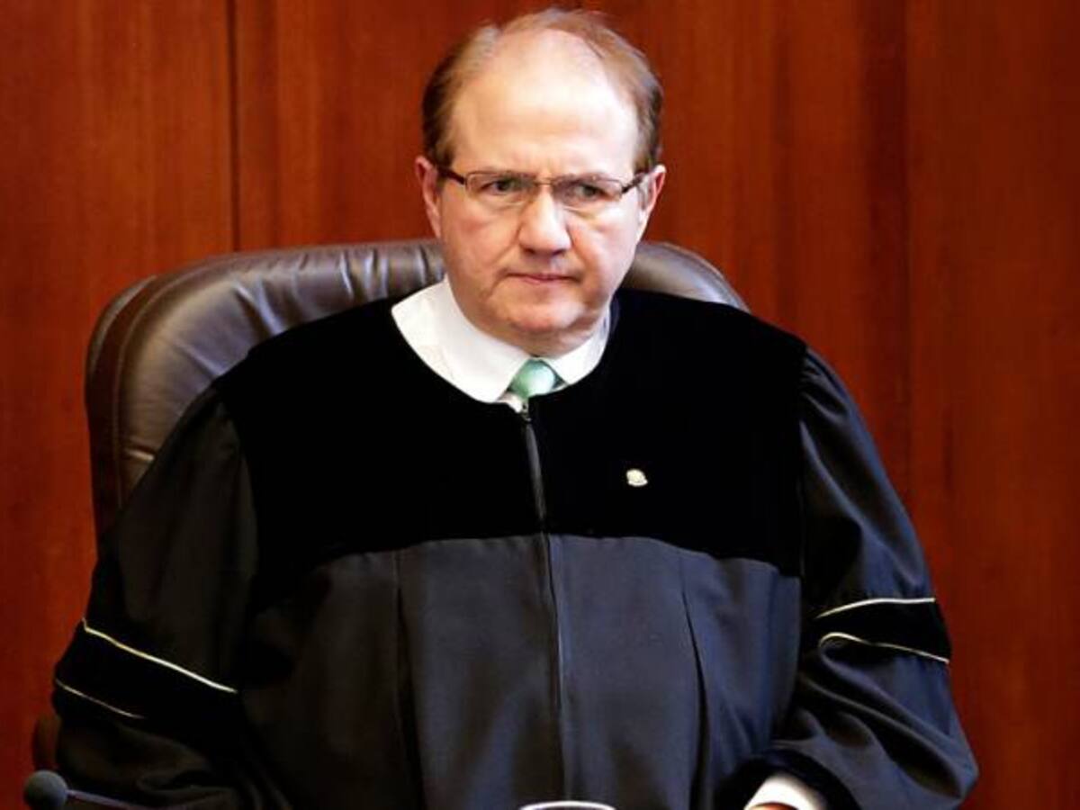 Bustos critica a la Corte y la Fiscalía por manejo que le han dado al escándalo en la justicia