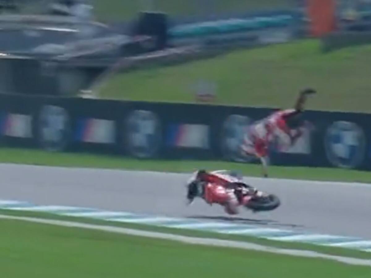 VIDEO: Aparatosa caída del piloto David Alonso en Moto 3
