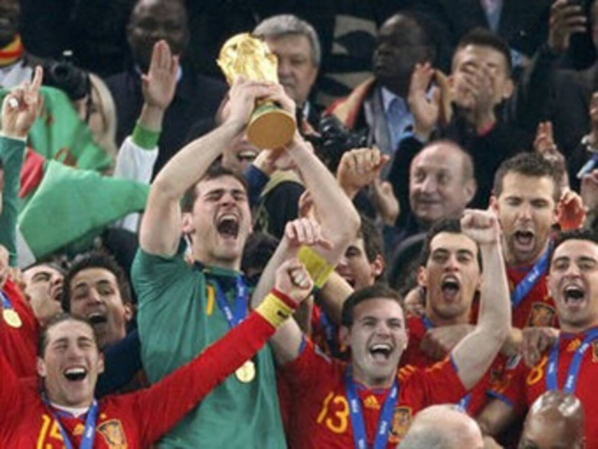 España sigue dominando clasificación FIFA. Colombia es 50