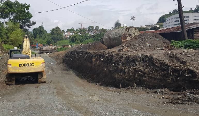 Obras en la vía Manizales - Honda en el sector del puente La Libertad