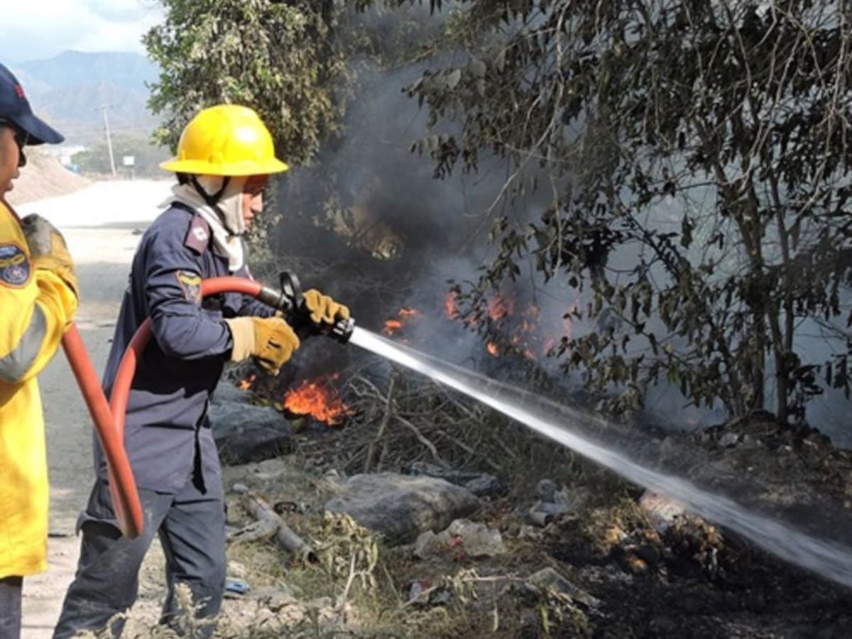 Bomberos de Ciénaga no cuentan con agua porque les cortaron el servicio