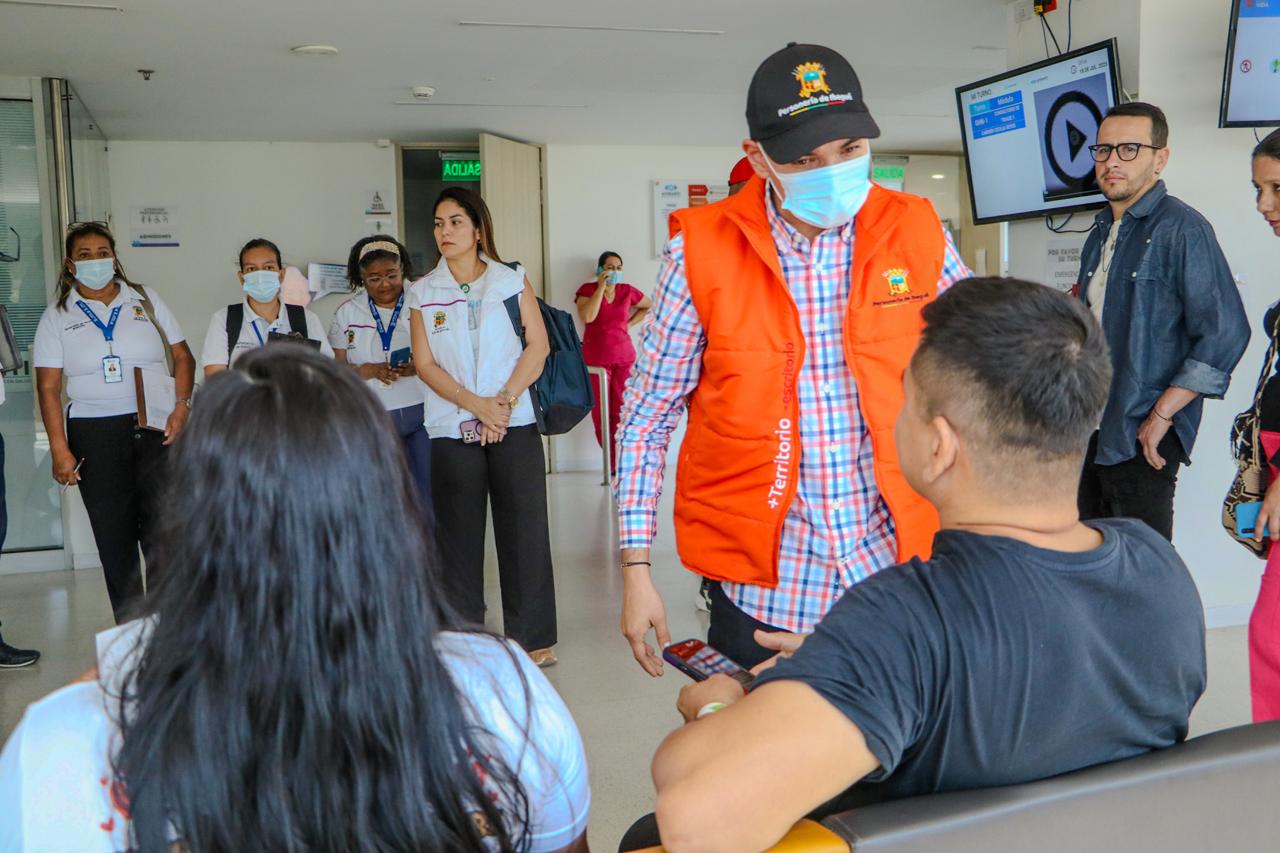 Visita de inspección en el área de urgencias en Ibagué