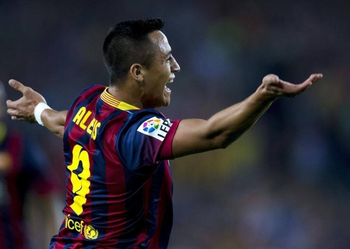 El conjunto catalán derrotó 2-1 a Real Madrid, en el clásico de la fecha 10 en España. Los goles de Barcelona fueron de Neymar y Alexis Sánchez. Jesé descontó para Real Madrid.