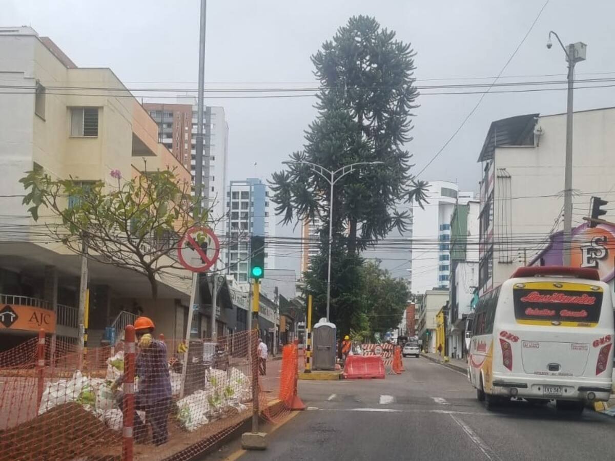 Cierres viales por arreglo de luminarias en Bucaramanga