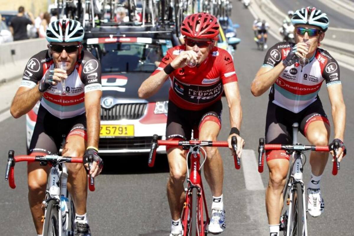 El estadounidense hizo realidad su sueño rojo en Cibeles, donde a sus casi 42 años levantó los brazos como vencedor de la Vuelta 2013.