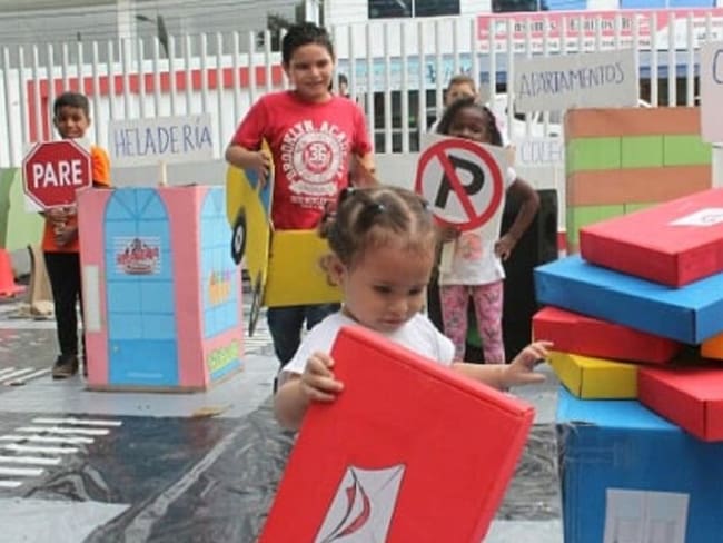 Cruz Roja celebró Día del Niño en Cartagena jugando a la seguridad vial