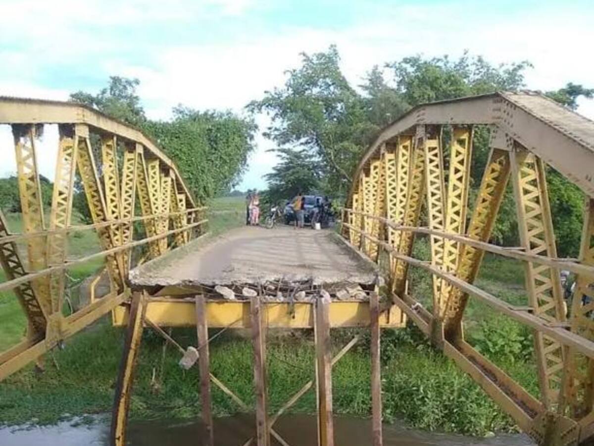 Puente se derrumba en el sur del Magdalena: una persona desaparecida y dos más heridas