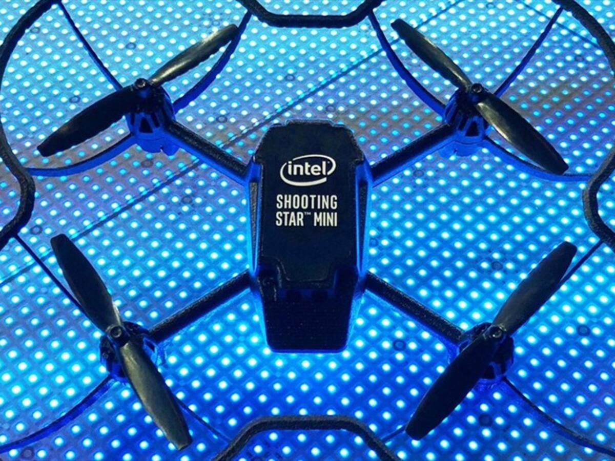 Con 100 mini drones inteligentes, Intel establece un nuevo récord Guinness