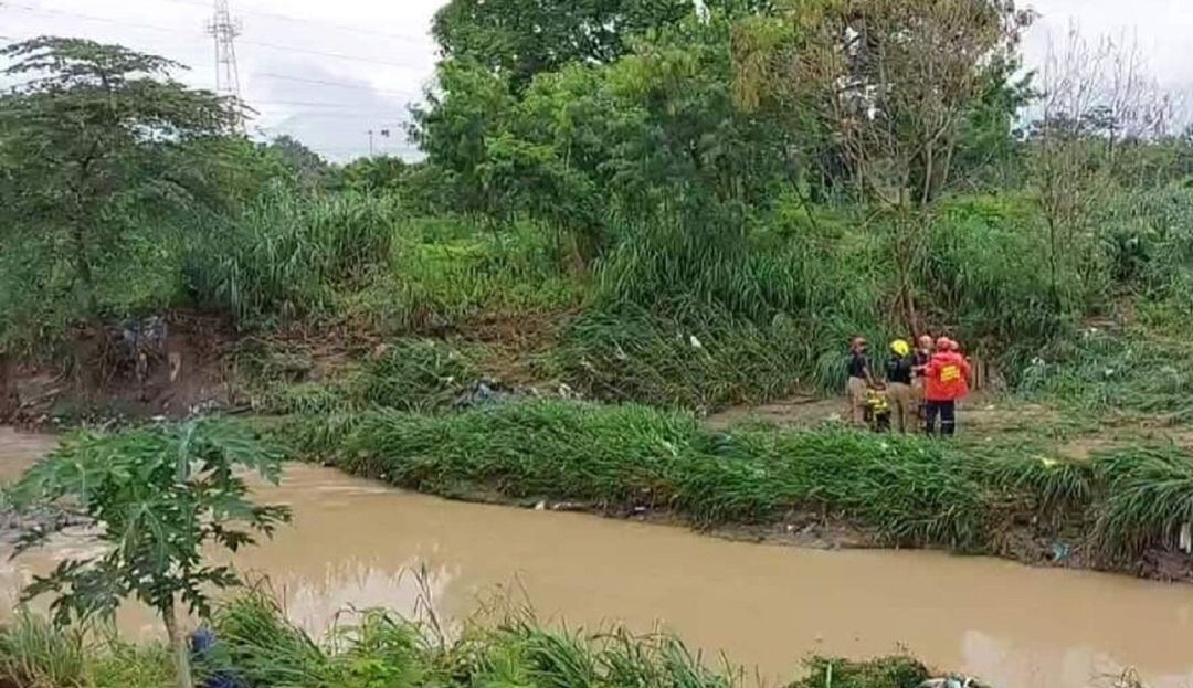 Hombre murió al ser arrastrado por las creciente de un canal de aguas 