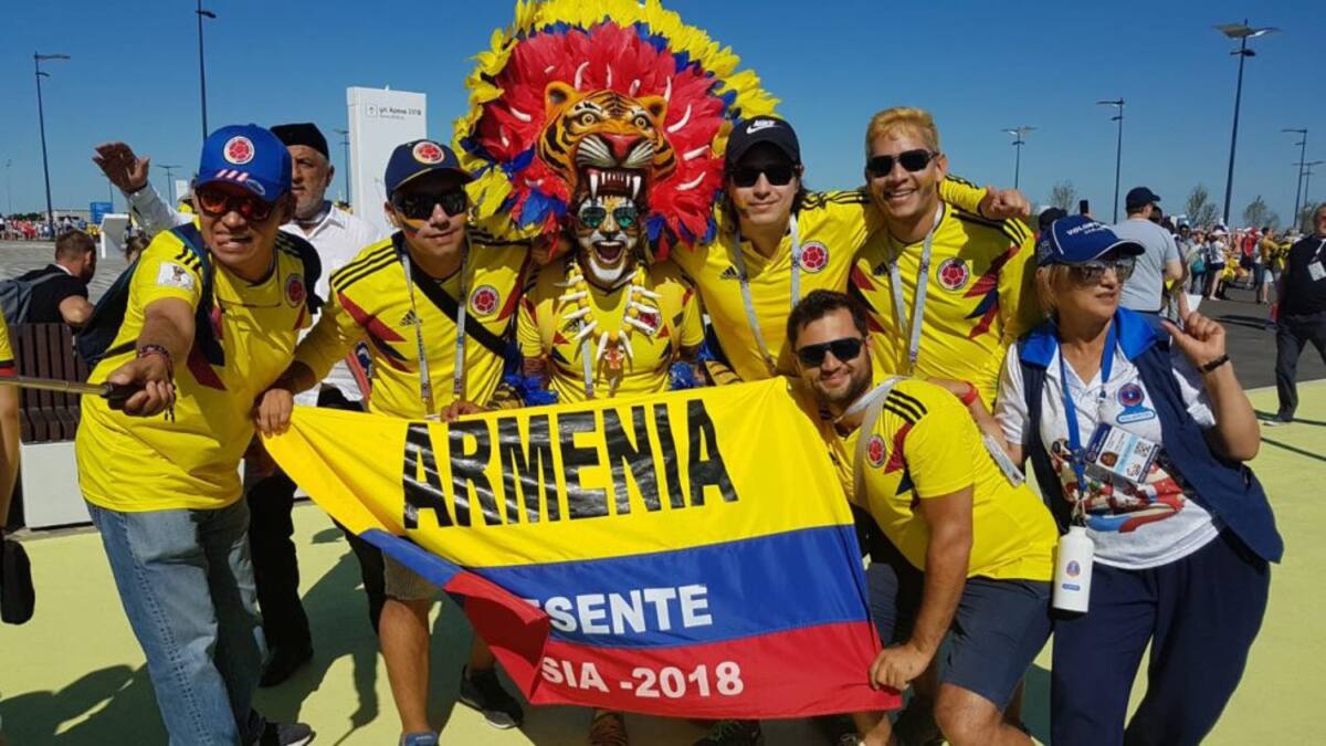 Con banderas y mucho colorido los cuyabros acompañaron a la tricolor nacional