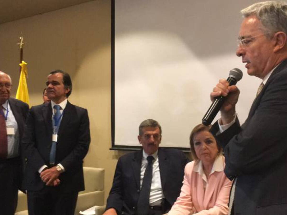 El reencuentro de Plazas Vega con el uribismo