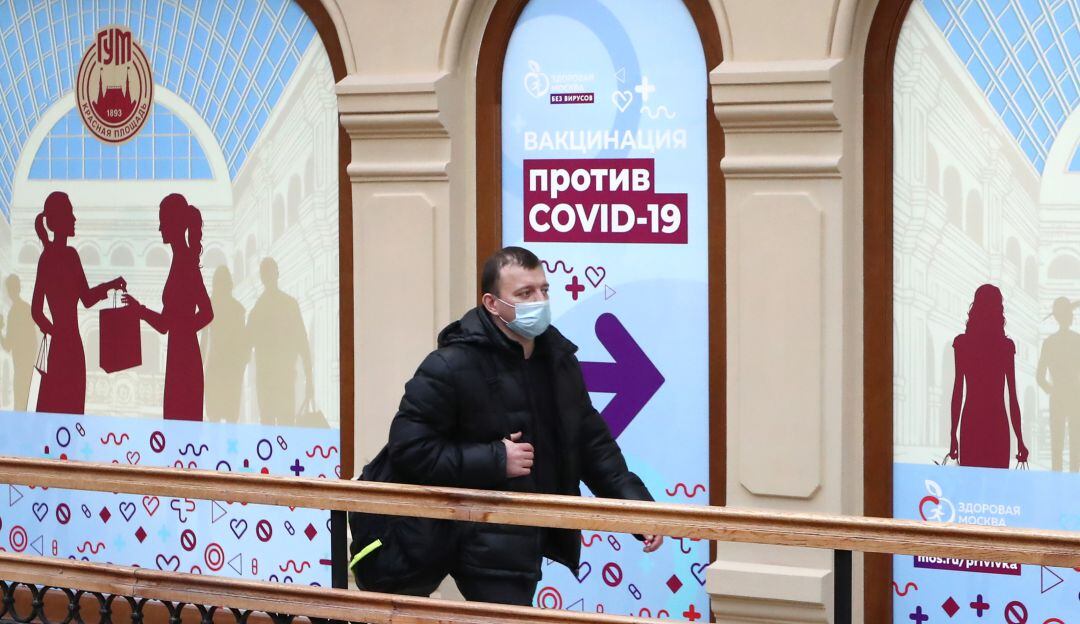 Centro de vacunación en Rusia