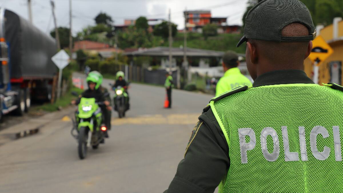 Policía custodia las vías de Santander durante el fin de semana