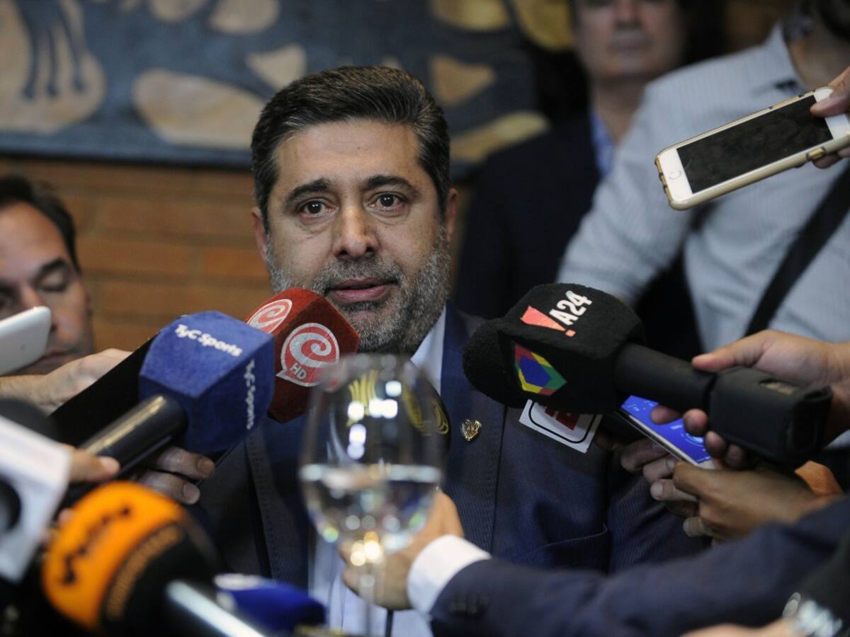 Angelici: Viajamos a la espera de una definición del Tribunal de disciplina