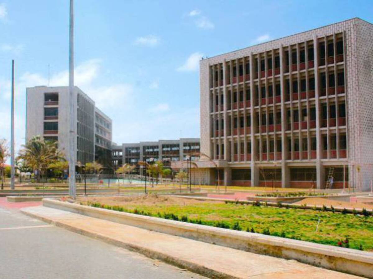 Denuncian robo de vehículos en el parqueadero de la Uniatlántico