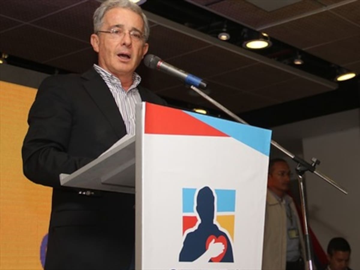 "Maduro es un parásito muy fuerte y Venezuela está debilitada": Uribe