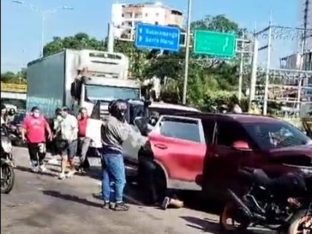 Choque múltiple deja 14 heridos en Piedecuesta