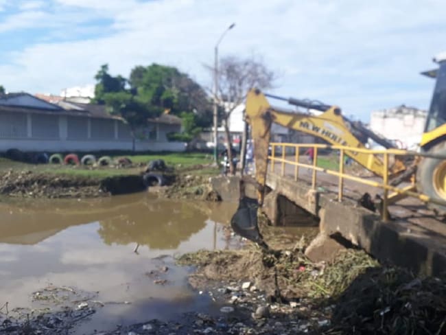 Avanza remoción de residuos en el canal Matute de Cartagena