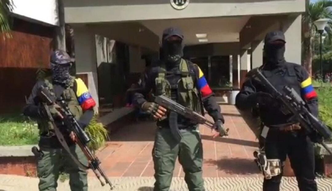 Diálogos con grupos armados 