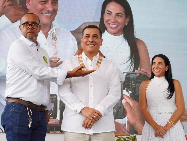 Alcalde electo, Dumek Turbay, recibió el bastón de mando y el collar “Gran Maestre”