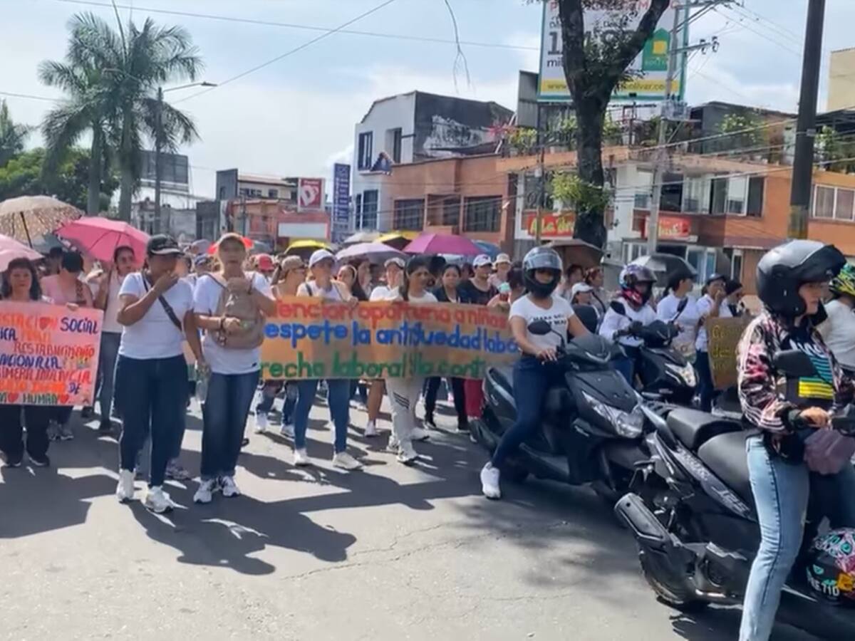 Madres comunitarias del Tolima protestan por la falta de contratación en el ICBF