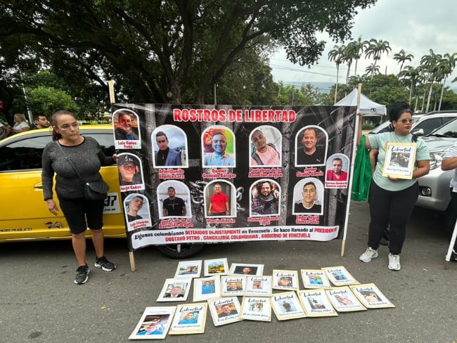 Familiares de más de 30 colombianos detenidos en Venezuela esperan su liberación. / Foto: Jenny Márquez.